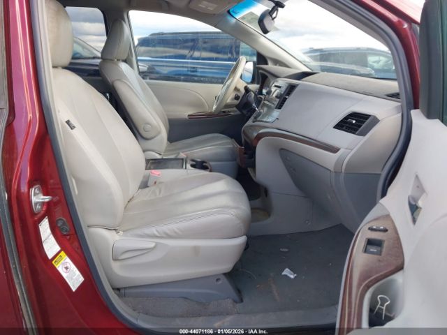 2011 TOYOTA SIENNA 5TDDK3DC9BS003982 Photo 4
