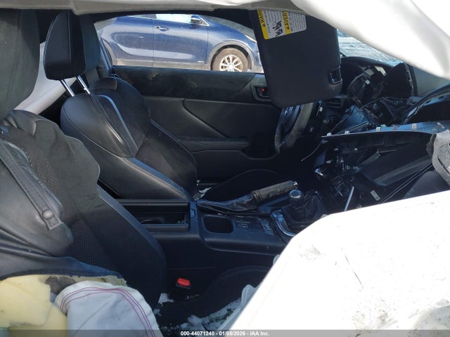 2024 Toyota Gr86 Premium მანქანა იყიდება აუქციონზე, vin: JF1ZNBE15R8755526, აუქციონის ნომერი: 44071240