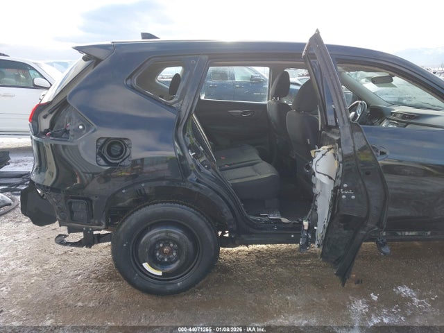 JN8AT2MV4HW021167 Nissan ROGUE S