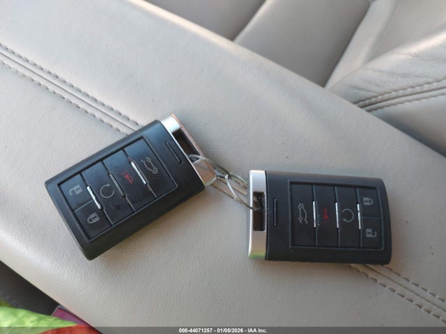 44071257 :رقم المزاد ، 2G61S5S39D9160184 vin ، 2013 Cadillac Xts Premium مزاد بيع