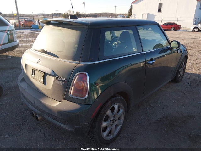 2010 MINI COOPER S WMWMF7C52ATX42770 Photo 3