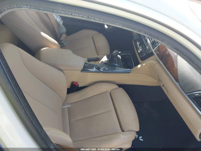 2018 BMW 330I WBA8D9G58JNU69030 Photo 4