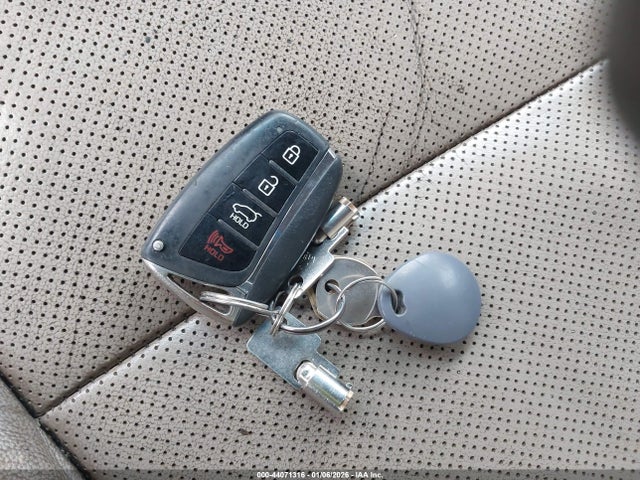 5NMZU3LBXHH011660 Hyundai Santa Fe Sport 2.4l