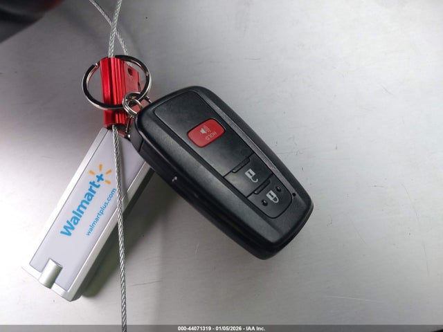 JTND4MBE6N3184075 Toyota COROLLA SE