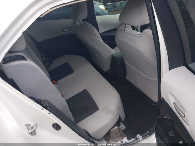 JTND4MBE6N3184075 Toyota COROLLA SE