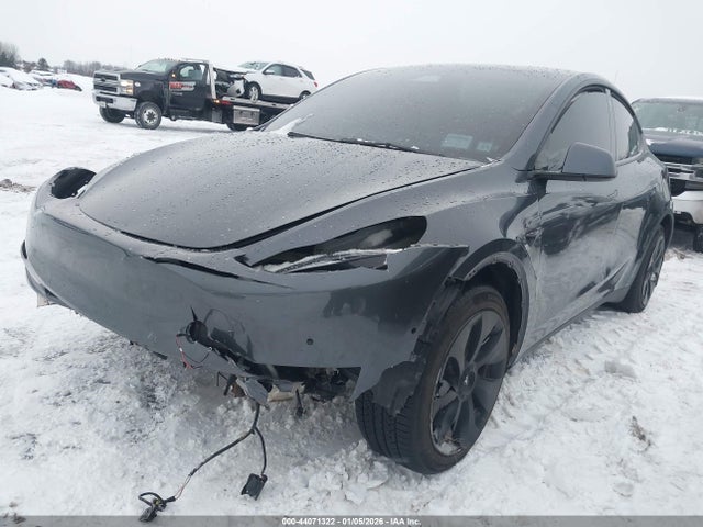 2022 TESLA MODEL Y 7SAYGDEE6NF450743 Photo 1