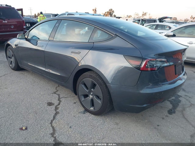 2022 TESLA MODEL 3 5YJ3E1EB2NF334148 Photo 2