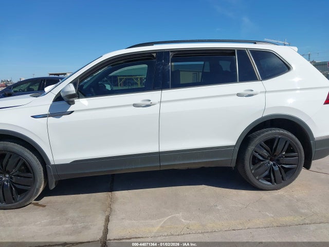 Продаж на аукціоні авто 2024 Volkswagen Tiguan 2.0t S, vin: 3VVRB7AX1RM211449, номер лоту: 44071364