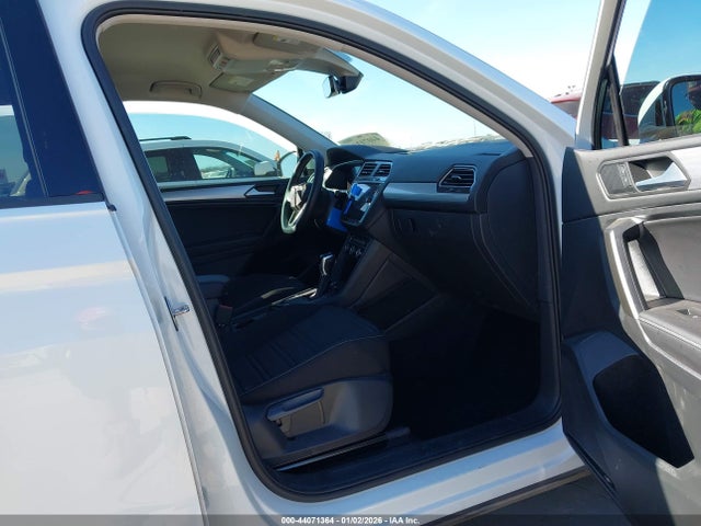 Продаж на аукціоні авто 2024 Volkswagen Tiguan 2.0t S, vin: 3VVRB7AX1RM211449, номер лоту: 44071364