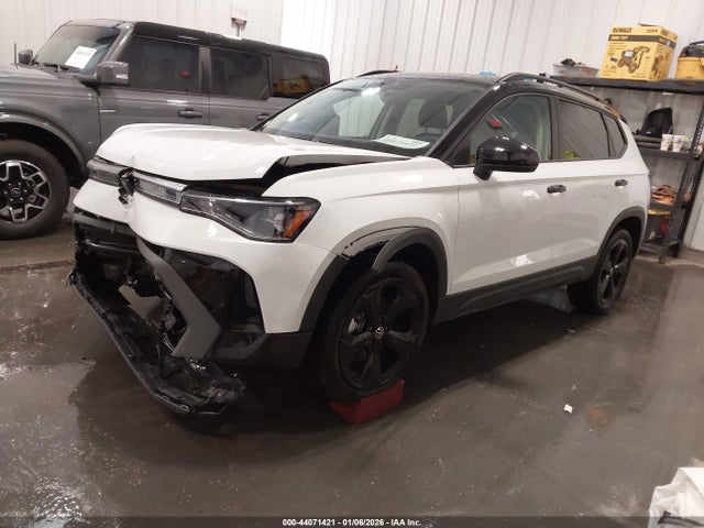 44071421 :رقم المزاد ، 3VV2C7B25SM021712 vin ، 2025 Volkswagen Taos 1.5t Se Black مزاد بيع