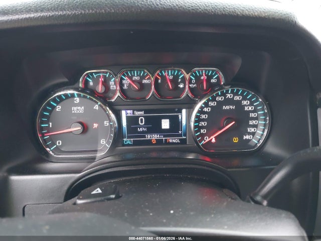 1GNSCBKC5JR104815 Chevrolet Tahoe Lt