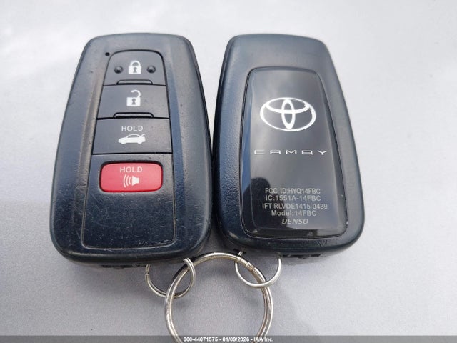 4T1B11HK8KU233049 Toyota CAMRY LE