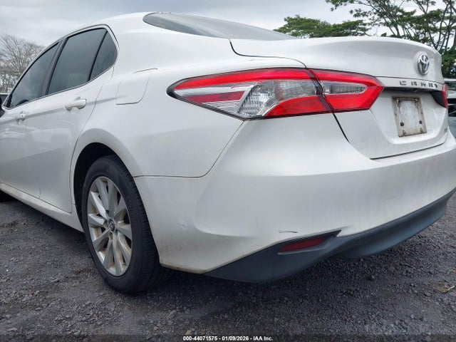 4T1B11HK8KU233049 Toyota CAMRY LE