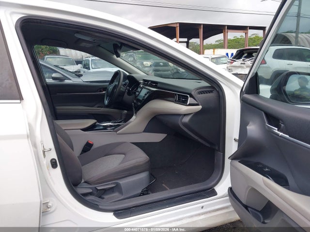 4T1B11HK8KU233049 Toyota CAMRY LE
