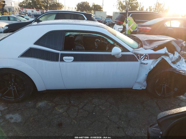 Продажа на аукционе авто 2022 Dodge Challenger R/t Scat Pack Widebody, vin: 2C3CDZFJ9NH118142, номер лота: 44071599