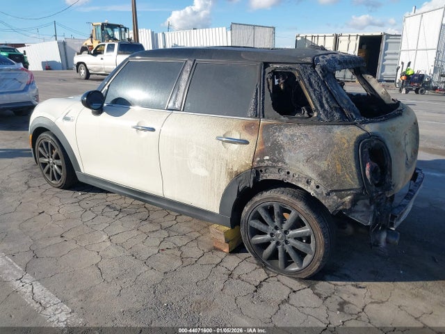 2016 MINI HARDTOP WMWXU1C56G2D10152 Photo 2
