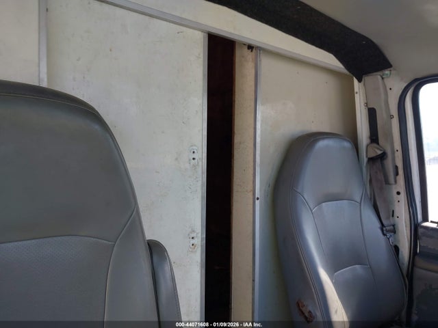 Продаж на аукціоні авто 2004 Ford E-350 Cutaway Standard, vin: 1FDWE35L84HA17941, номер лоту: 44071608