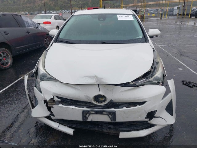 JTDKBRFU8J3081878 Toyota Prius Two