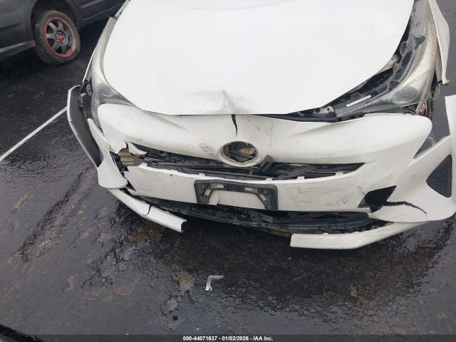 JTDKBRFU8J3081878 Toyota Prius Two