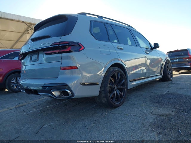 2023 BMW X7 5UX23EM09P9R93512 Photo 3