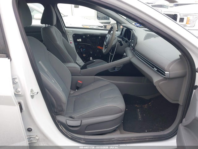 5NPLM4AG6NH067474 Hyundai ELANTRA SEL