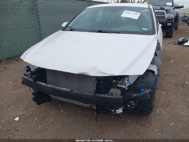 5NPLM4AG6NH067474 Hyundai ELANTRA SEL
