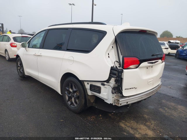 Chrysler Pacifica Limited 2020 2C4RC1GG4LR290485 Image 3