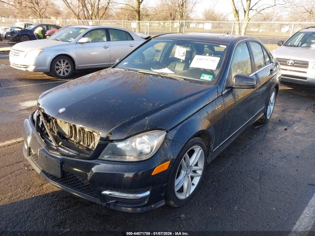 2014 Mercedes-benz C 300 Sport 4matic მანქანა იყიდება აუქციონზე, vin: WDDGF8AB9EG230894, აუქციონის ნომერი: 44071758