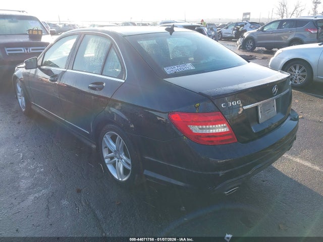 2014 Mercedes-benz C 300 Sport 4matic მანქანა იყიდება აუქციონზე, vin: WDDGF8AB9EG230894, აუქციონის ნომერი: 44071758