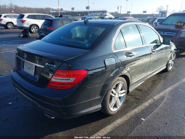 2014 Mercedes-benz C 300 Sport 4matic მანქანა იყიდება აუქციონზე, vin: WDDGF8AB9EG230894, აუქციონის ნომერი: 44071758