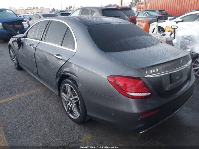 2019 MERCEDES-BENZ E 300 WDDZF4JB6KA603471 Photo 2