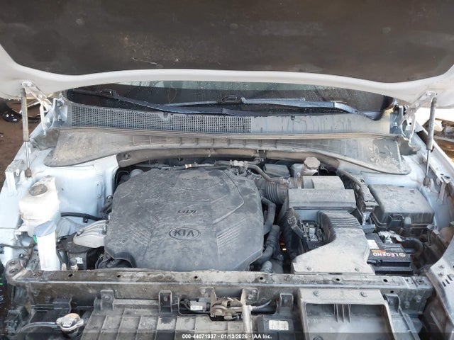 5XYPG4A59KG590661 KIA Sorento 3.3l S