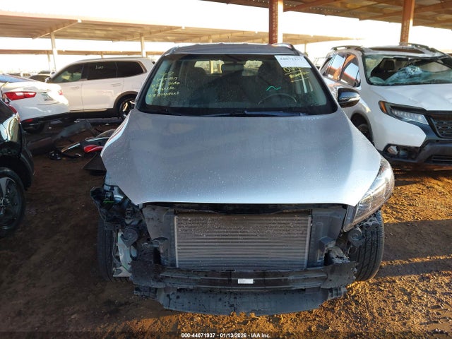 5XYPG4A59KG590661 KIA Sorento 3.3l S