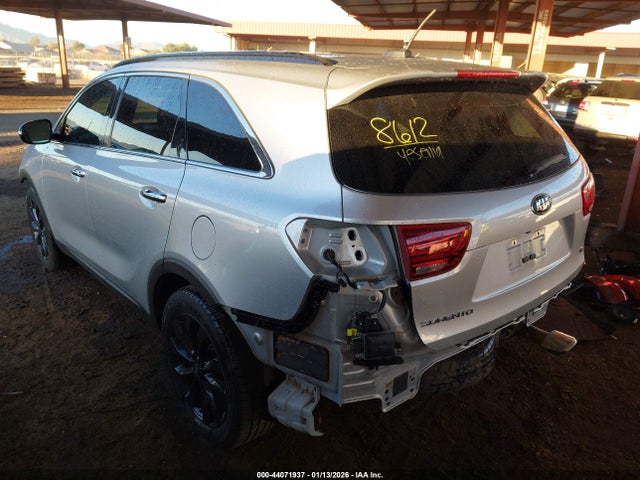 5XYPG4A59KG590661 KIA Sorento 3.3l S
