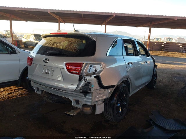 5XYPG4A59KG590661 KIA Sorento 3.3l S
