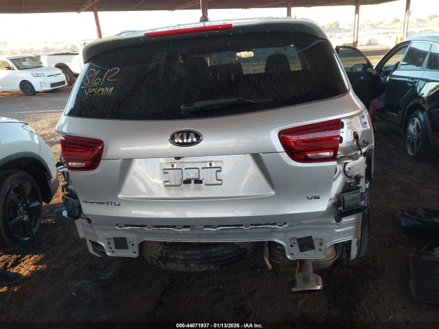 5XYPG4A59KG590661 KIA Sorento 3.3l S