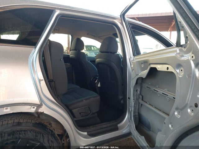 5XYPG4A59KG590661 KIA Sorento 3.3l S