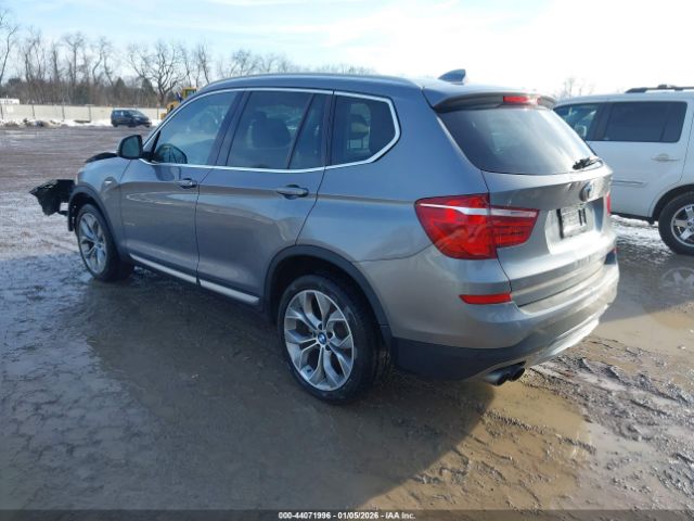 2016 BMW X3 5UXWX7C54G0S17954 Photo 2
