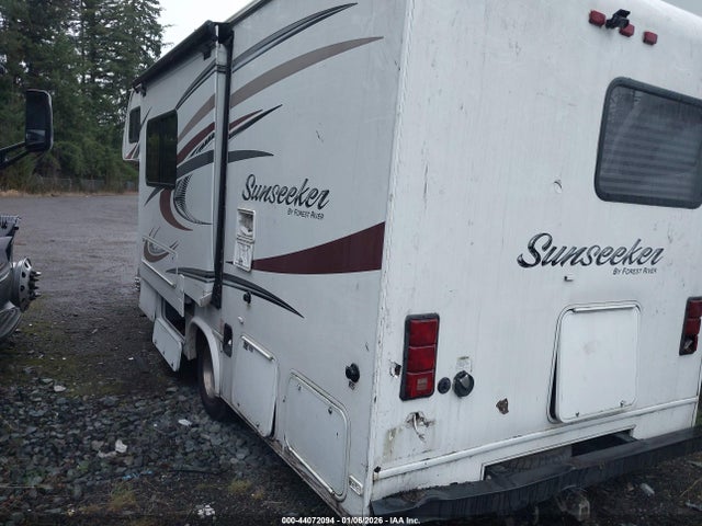 Ford E-350 Cutaway 2014 1FDWE3FS2EDB07827 Image 3