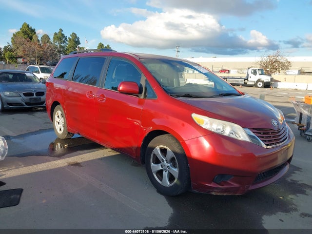 Toyota Sienna Le 8 Passenger 2015 5TDKK3DC9FS611434 главное изображение