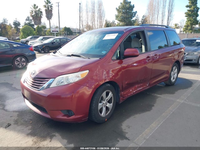 Toyota Sienna Le 8 Passenger 2015 5TDKK3DC9FS611434 Image 2