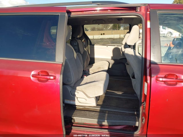 Toyota Sienna Le 8 Passenger 2015 5TDKK3DC9FS611434 Image 8
