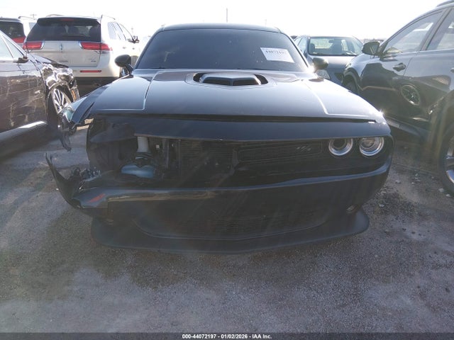 Продажа на аукционе авто 2016 Dodge Challenger 392 Hemi Scat Pack Shaker, vin: 2C3CDZFJ8GH245581, номер лота: 44072197