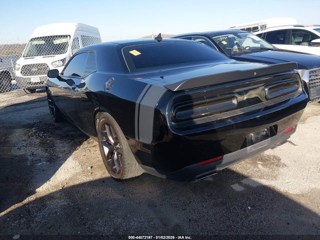 Продажа на аукционе авто 2016 Dodge Challenger 392 Hemi Scat Pack Shaker, vin: 2C3CDZFJ8GH245581, номер лота: 44072197
