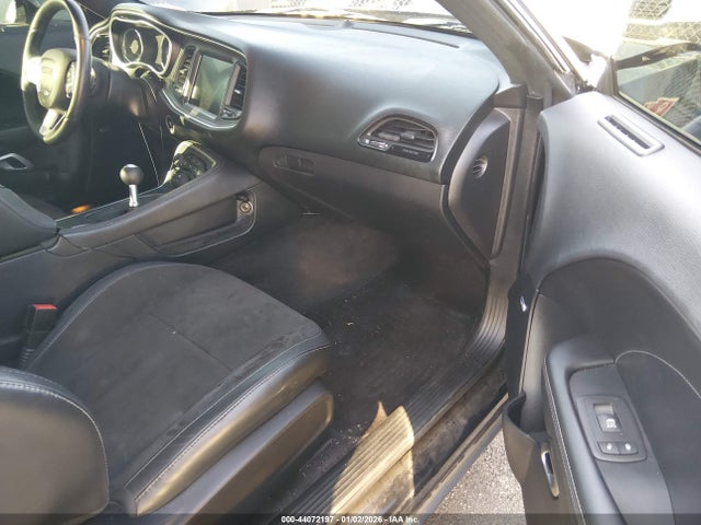 Продажа на аукционе авто 2016 Dodge Challenger 392 Hemi Scat Pack Shaker, vin: 2C3CDZFJ8GH245581, номер лота: 44072197