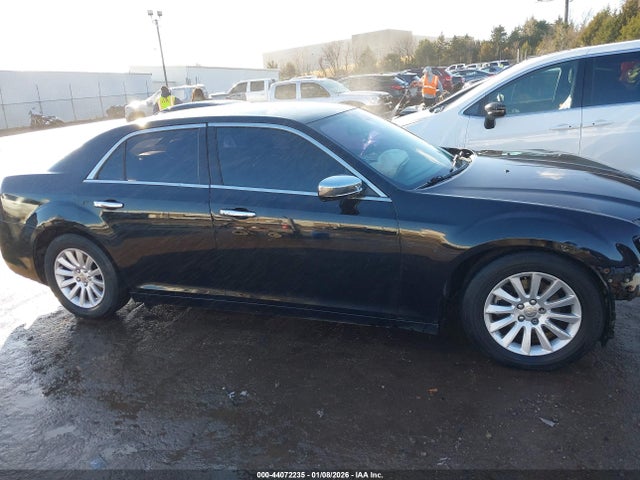 44072235 :رقم المزاد ، 2C3CCAAG7EH327119 vin ، 2014 Chrysler 300 مزاد بيع