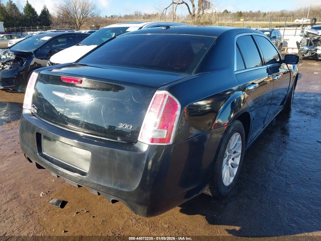 44072235 :رقم المزاد ، 2C3CCAAG7EH327119 vin ، 2014 Chrysler 300 مزاد بيع