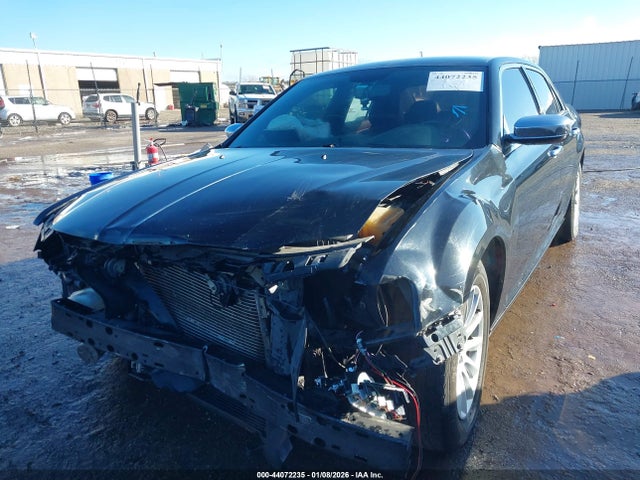 44072235 :رقم المزاد ، 2C3CCAAG7EH327119 vin ، 2014 Chrysler 300 مزاد بيع