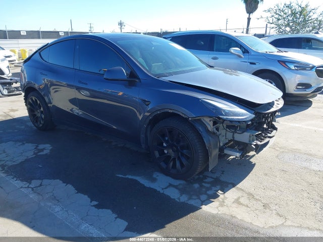 2023 TESLA MODEL Y 7SAYGAEE0PF848595 Photo 0