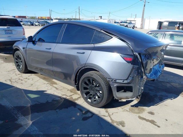 2023 TESLA MODEL Y 7SAYGAEE0PF848595 Photo 2